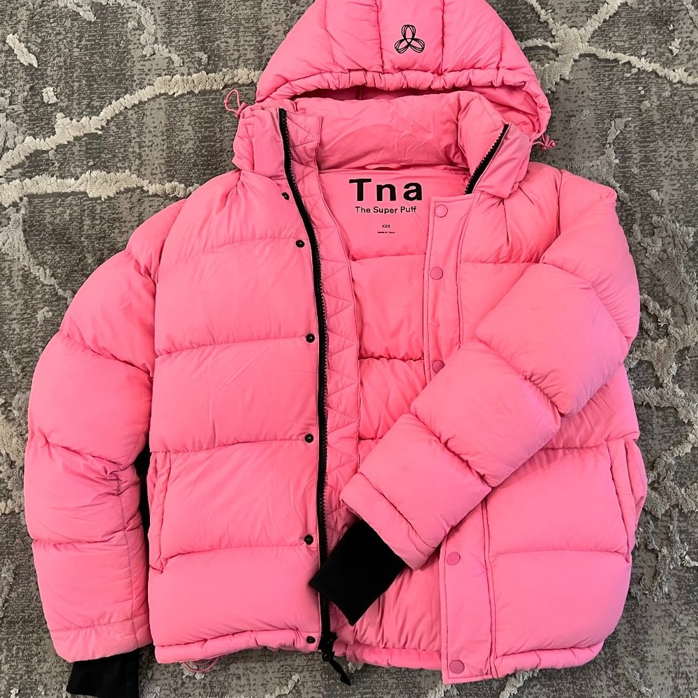 TNA Aritzia Super Puff